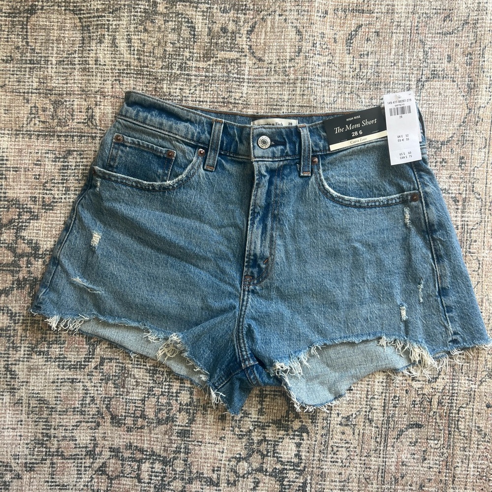 Abercrombie Curve Love High Rise Mom Short